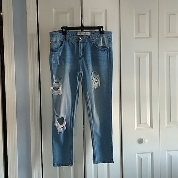 Denim Co Jeans.  Sz 10 Distressed style. - Picture 4 of 10